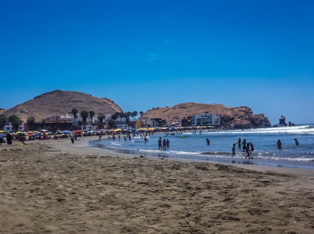 Family vacation of glory on the Peruvian coast