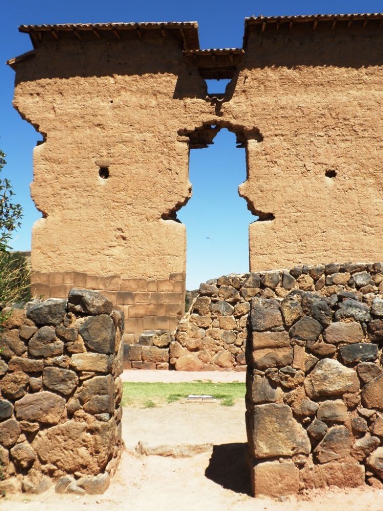 Raqchi's unique adobe ruin